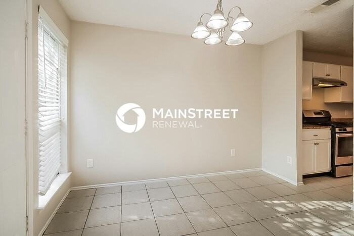 7003 Oakmantle Dr - Photo 4 of 16