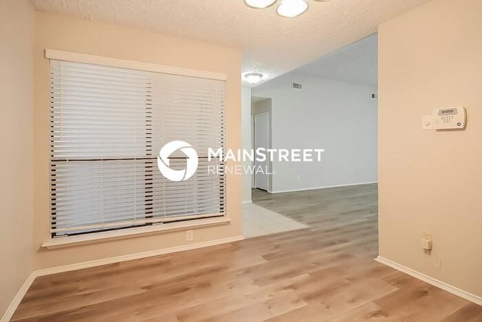 7003 Oakmantle Dr - Photo 7 of 16