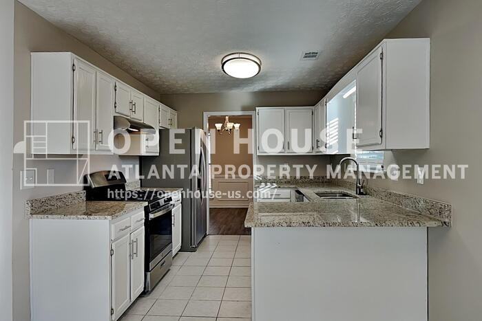 5796 Shoal Creek Dr - Photo 5 of 22