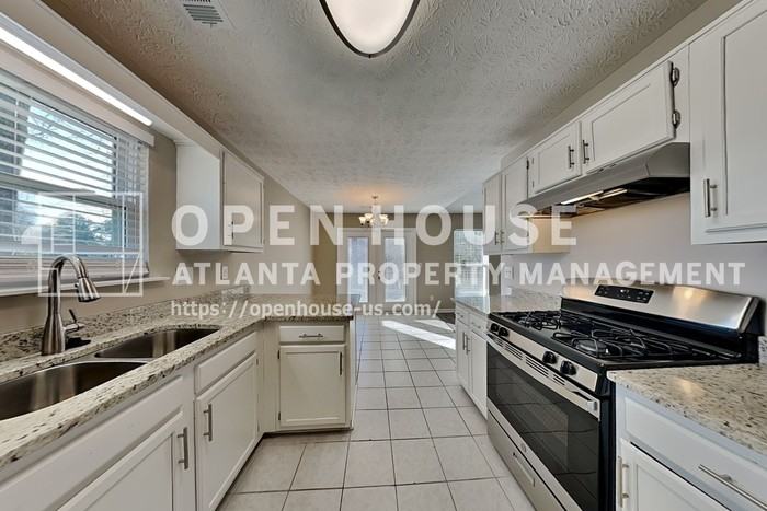 5796 Shoal Creek Dr - Photo 6 of 22