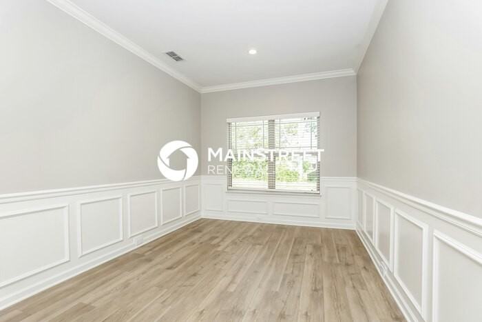 2335 Shafer Dr - Photo 4 of 17