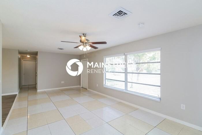 649 Sheridan Dr - Photo 4 of 16