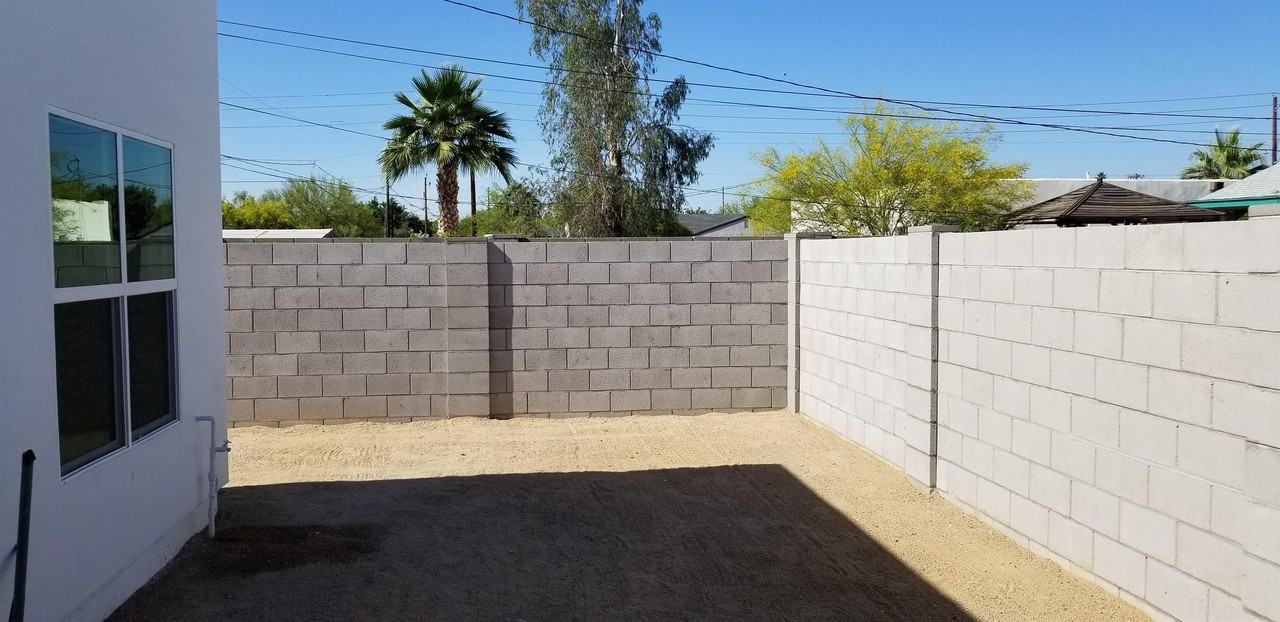 2334 N Evergreen St #REAR - Photo 4 of 9