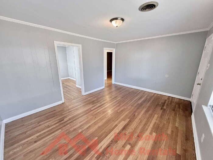 2054 Benford St - Photo 4 of 22