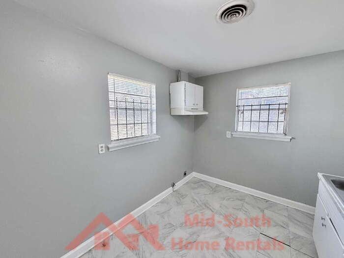 2054 Benford St - Photo 7 of 22