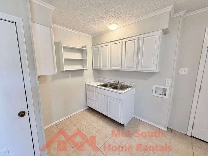 3205 Madewell St - Photo 4 of 13