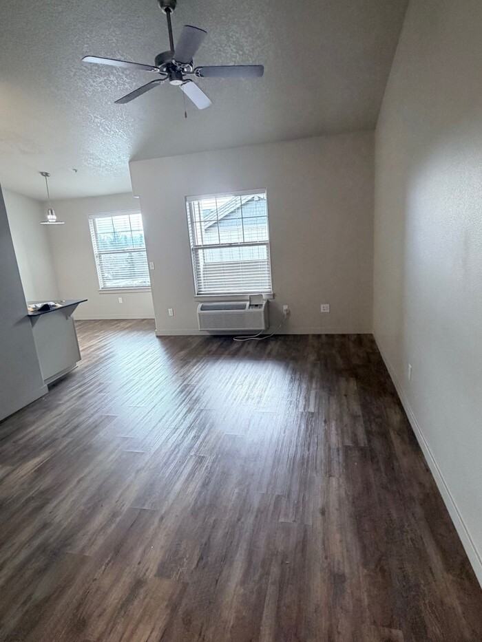 13020 Sw Dickson St #20-202 - Photo 2 of 4