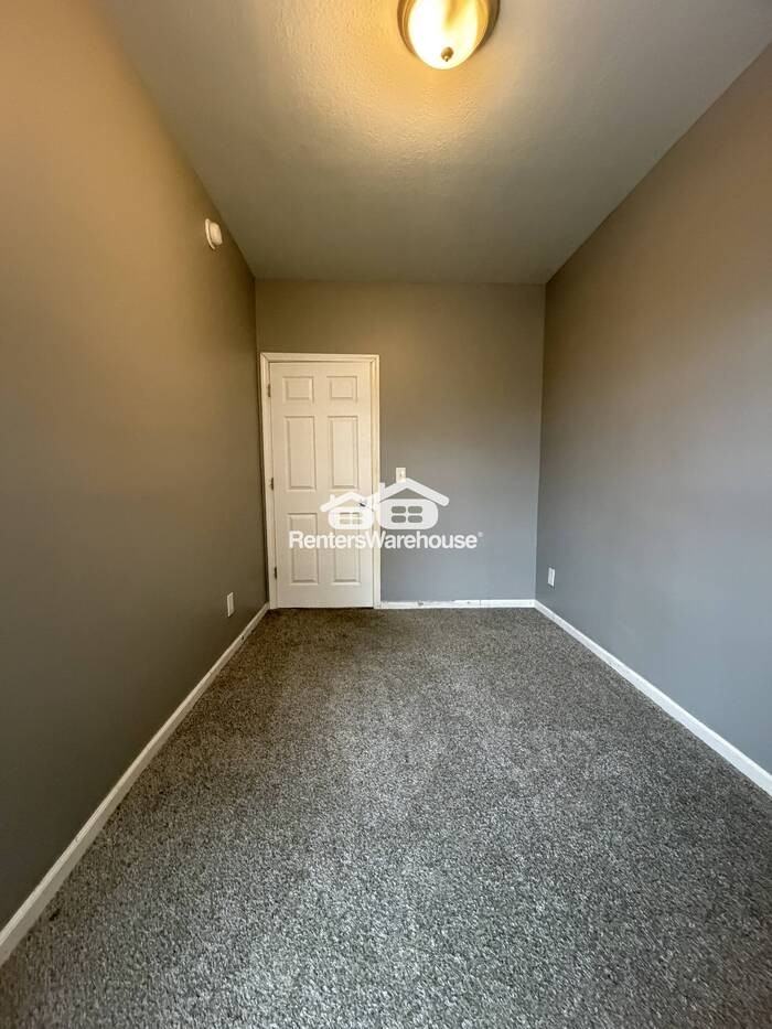 2540 12th Ave S #2 - Photo 6 of 18