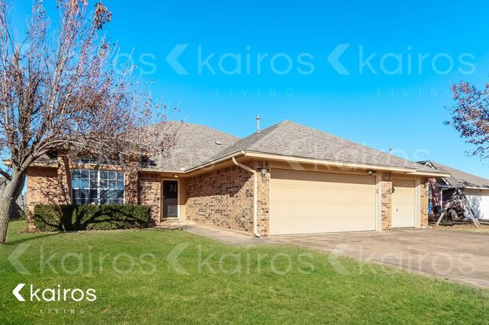 631 Hunters Way - Photo 2 of 16