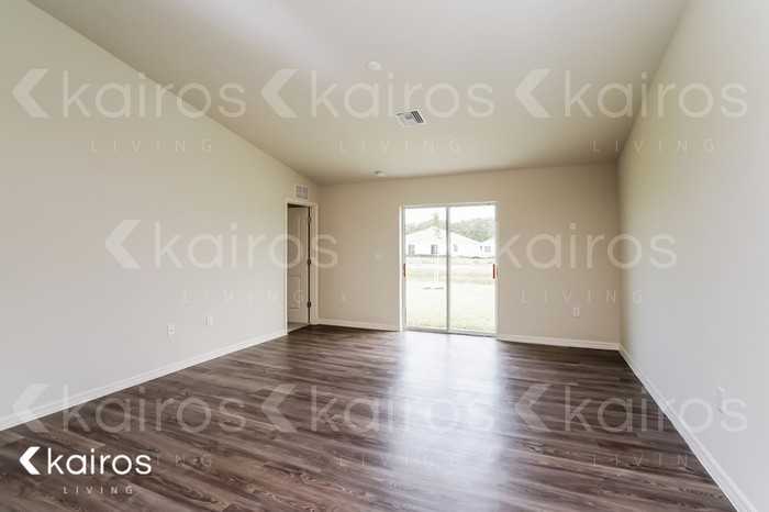 18302 Gibraltar Ln - Photo 2 of 15