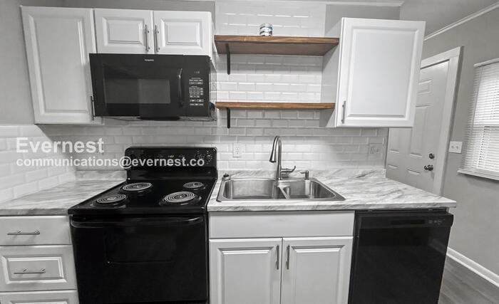 500 Swann Dr - Photo 3 of 19