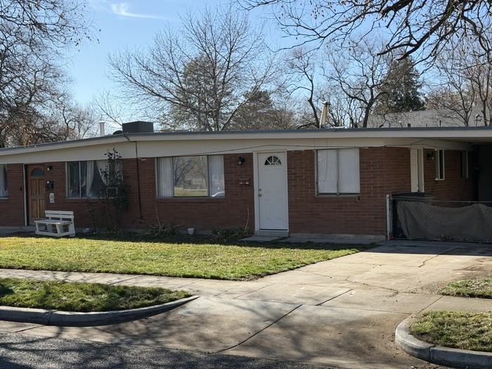 831 N Riverside Dr #2 - Photo 2 of 12