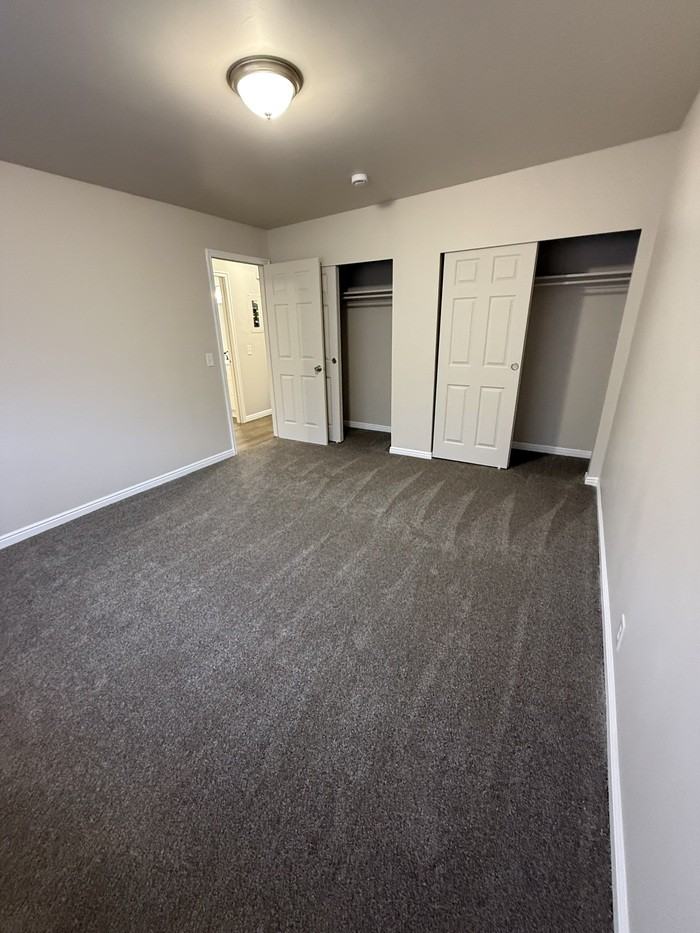 831 N Riverside Dr #2 - Photo 5 of 12