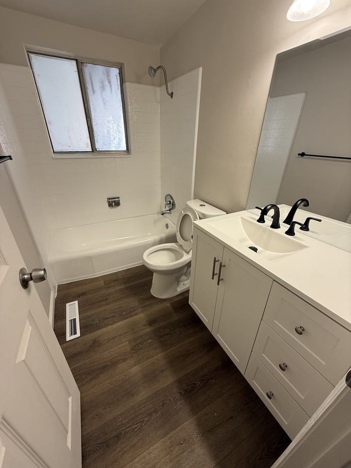 831 N Riverside Dr #2 - Photo 7 of 12