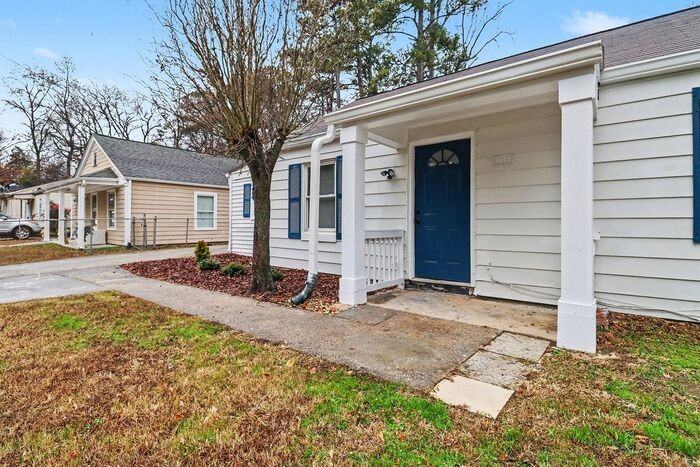 2160 Dowdell Dr - Photo 3 of 23