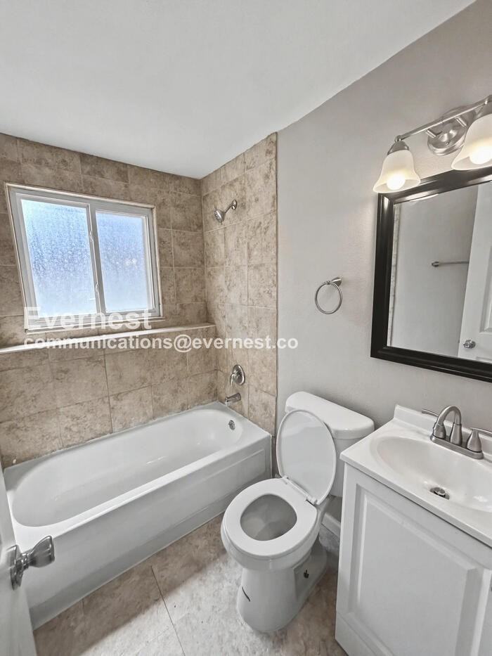 1709 Hampton S #1 - Photo 7 of 15