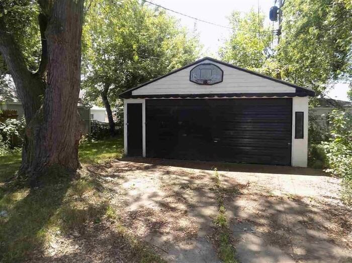 12756 Prospect Ave - Photo 2 of 3