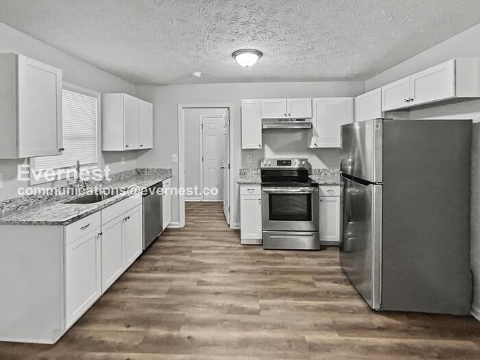 505 Chestnut Ln - Photo 2 of 17