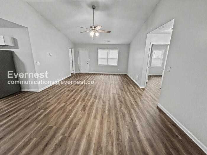 505 Chestnut Ln - Photo 5 of 17