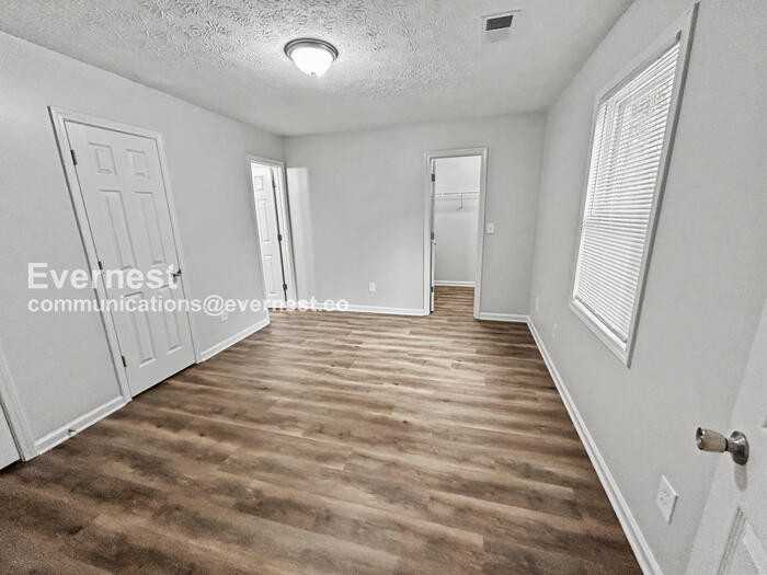 505 Chestnut Ln - Photo 7 of 17