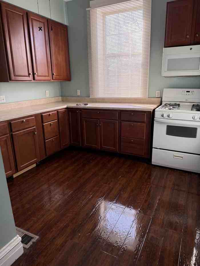 6706 Raymond Ave - Photo 3 of 7