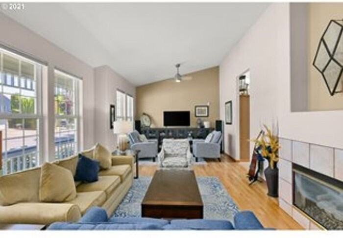 206 Ne Milne Rd - Photo 3 of 26