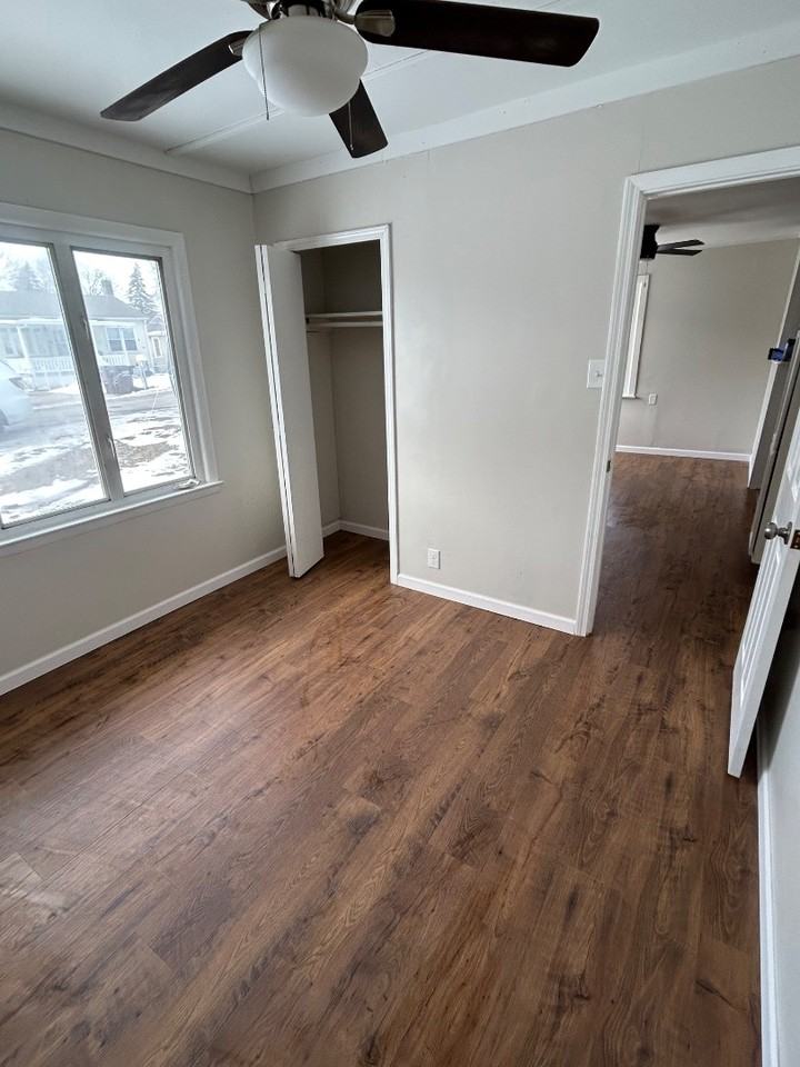 1109 Adams St - Photo 6 of 11