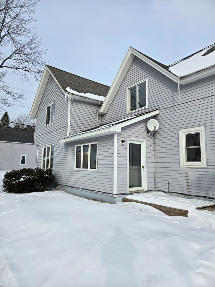 511 N Genesee St - Photo 3 of 20