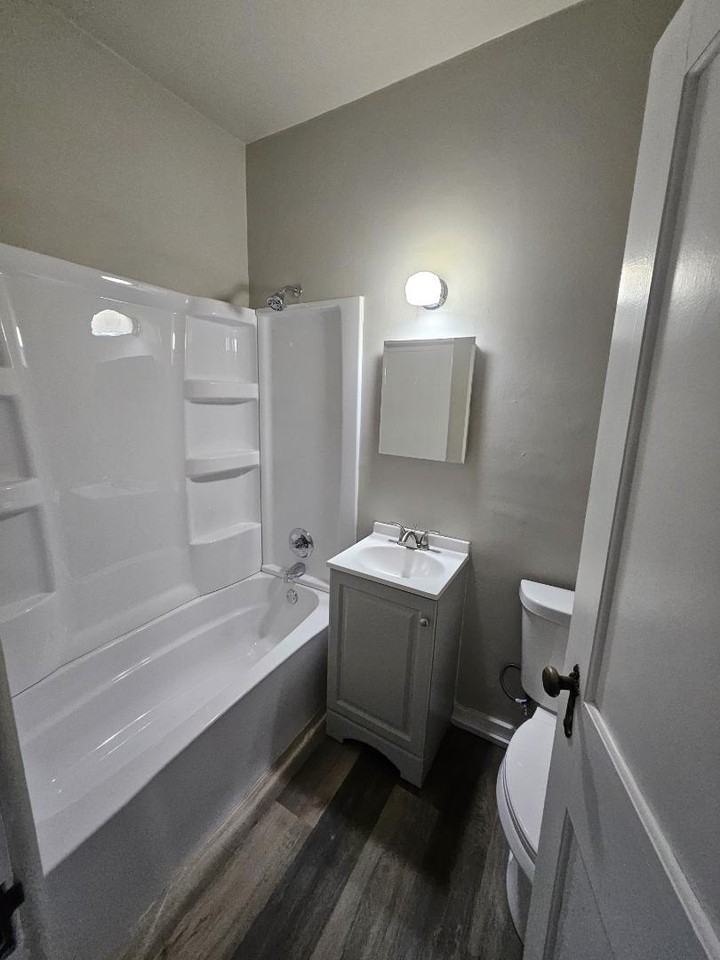 1525 University Ave - Photo 2 of 38