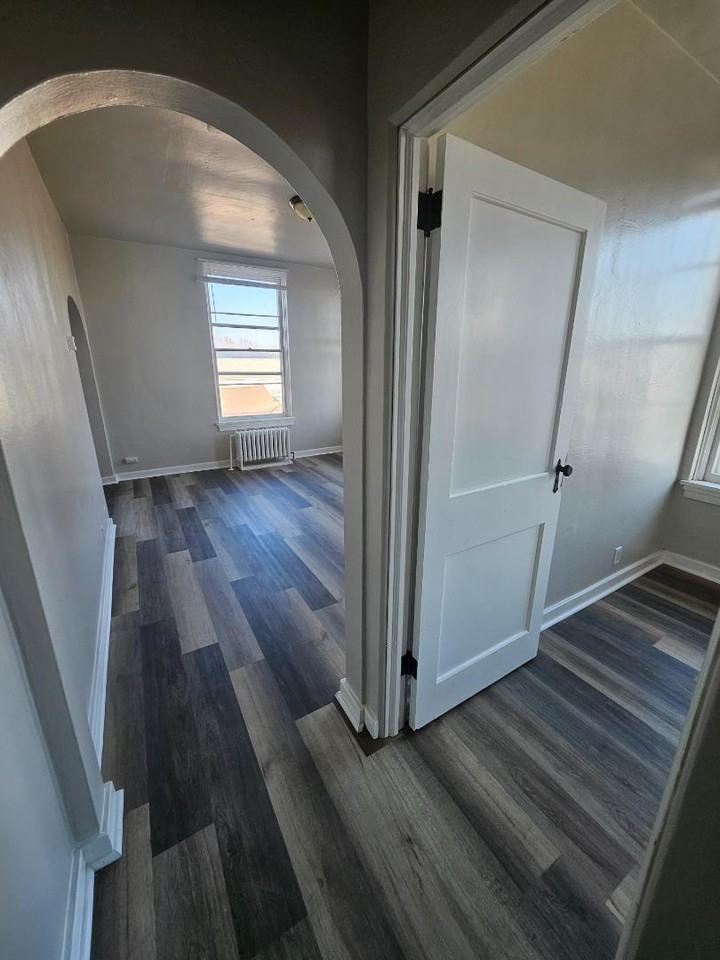 1525 University Ave - Photo 6 of 38