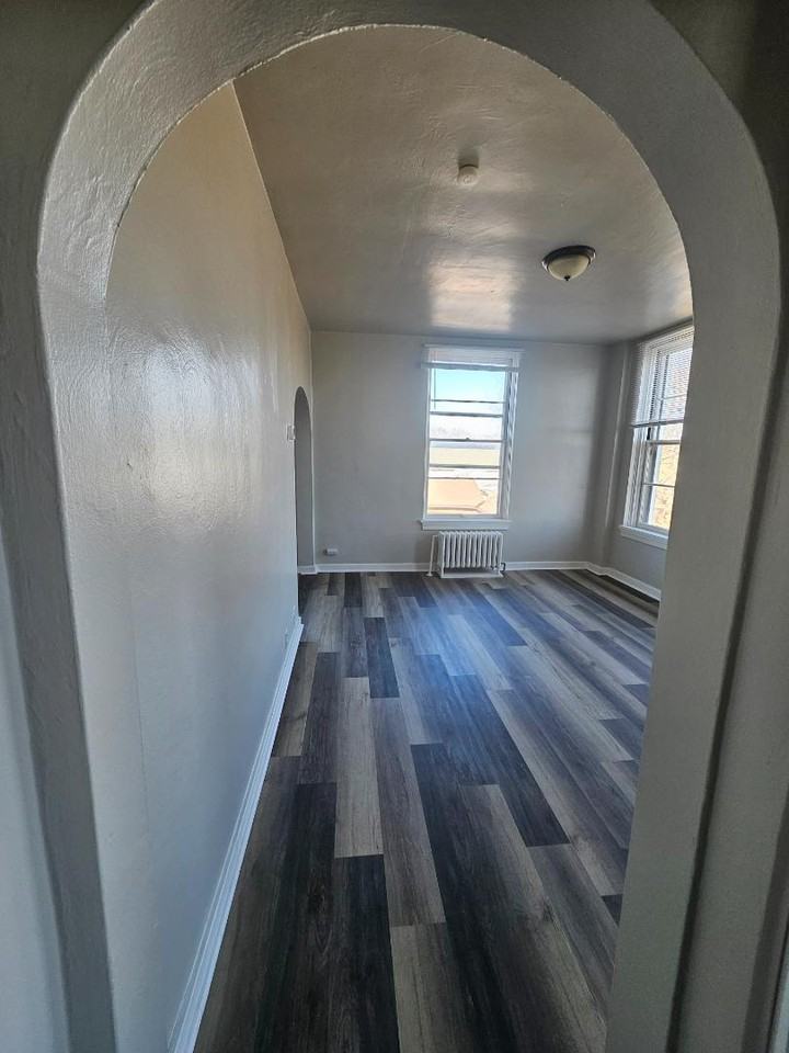 1525 University Ave - Photo 7 of 38