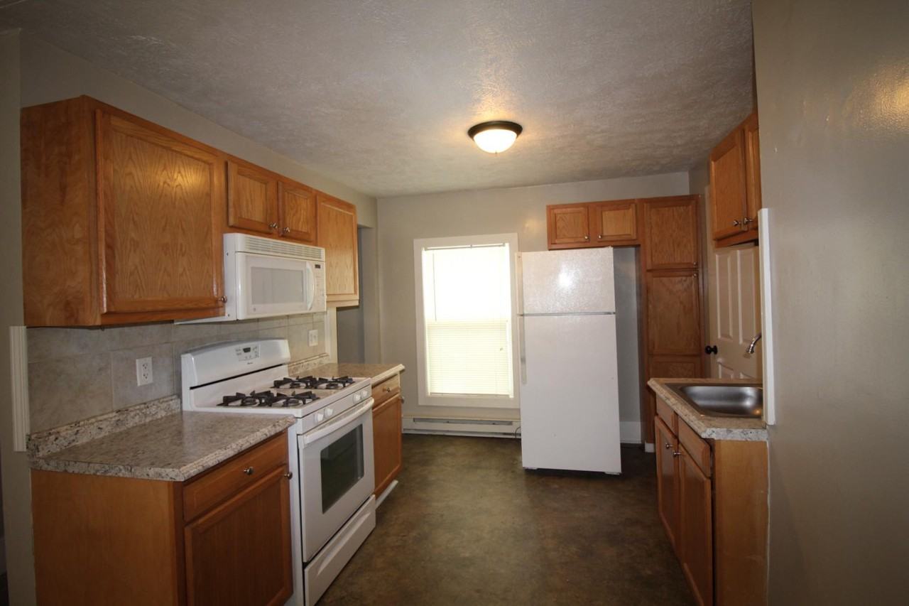 819 Douglas St Nw - Photo 2 of 20