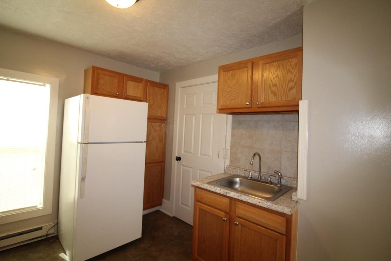 819 Douglas St Nw - Photo 5 of 20