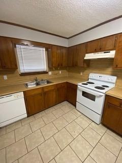 1220 Woodside - Photo 2 of 8