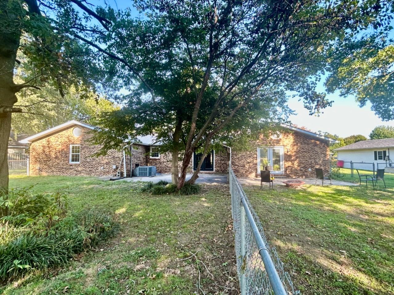 111 David Dr - Photo 2 of 15