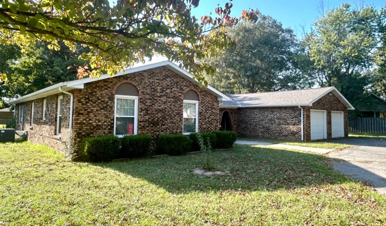 111 David Dr - Photo 4 of 15