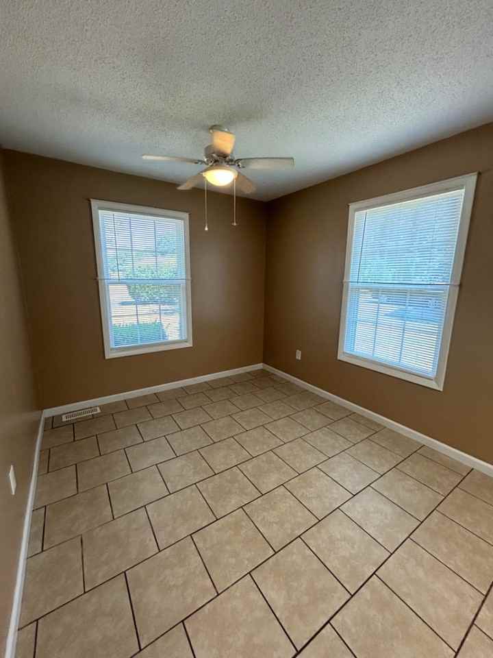 111 David Dr - Photo 7 of 15