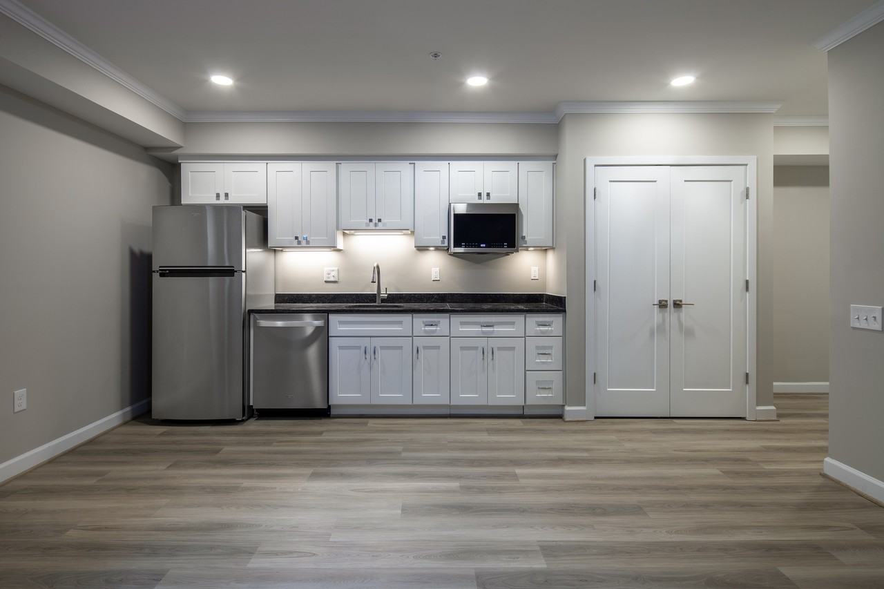 1016 Duke St #1 - Photo 4 of 12