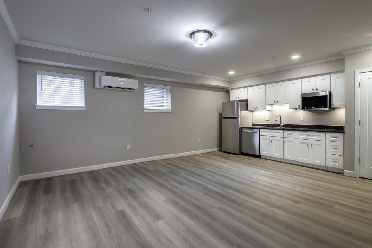 1016 Duke St #1 - Photo 3 of 12