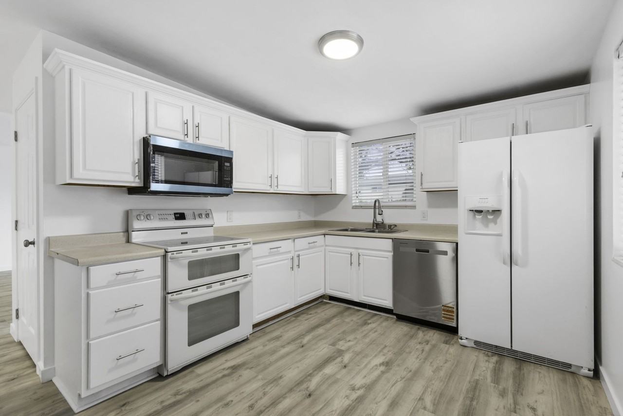 4775 Sw #A - Photo 5 of 26