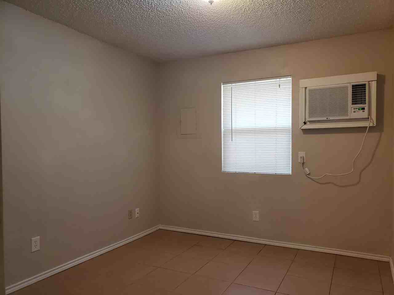 532 N Burk St #A - Photo 6 of 9