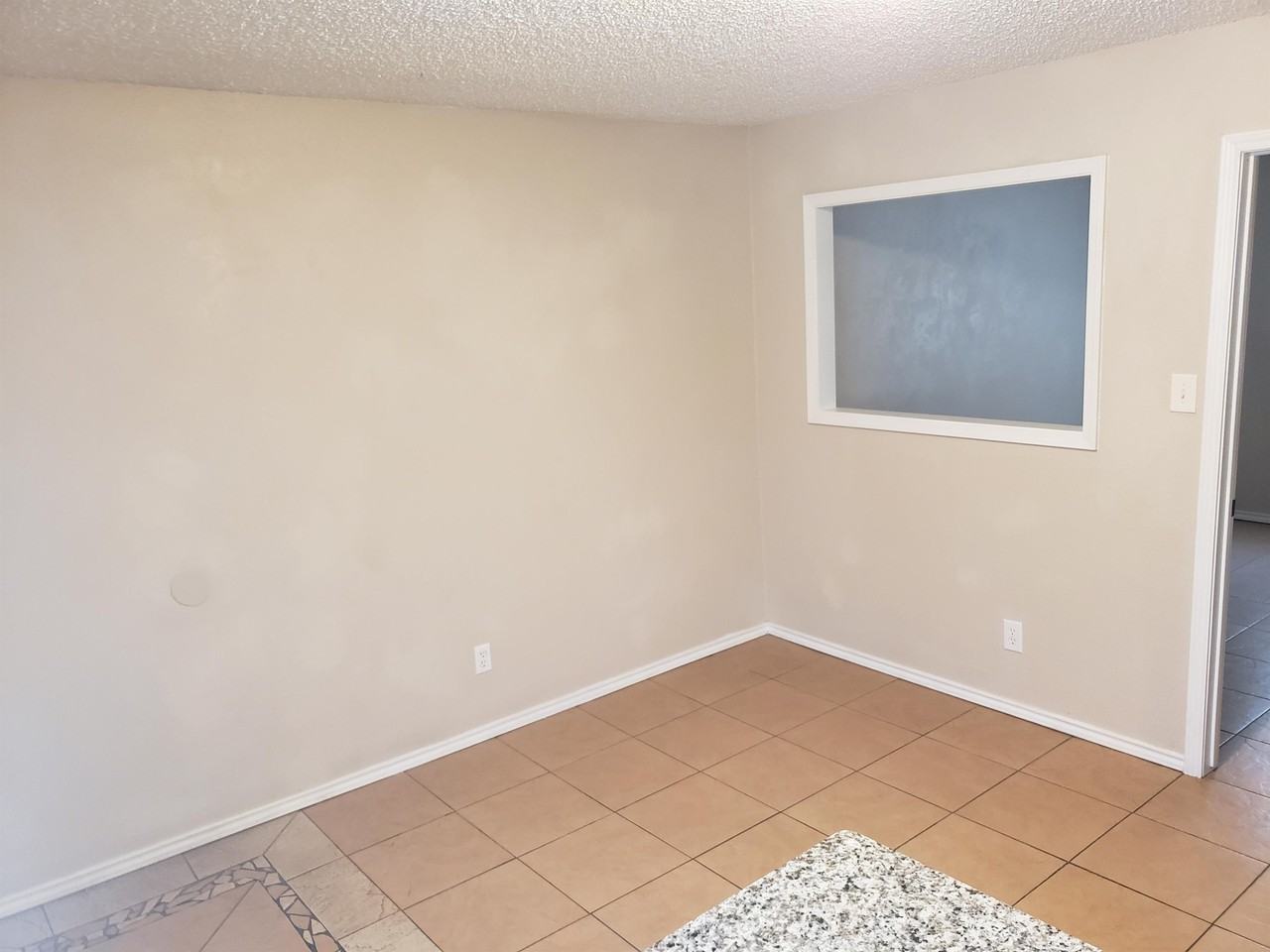 532 N Burk St #A - Photo 7 of 9