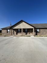 3 Sw Lawrence St #H3 - Photo 1 of 1