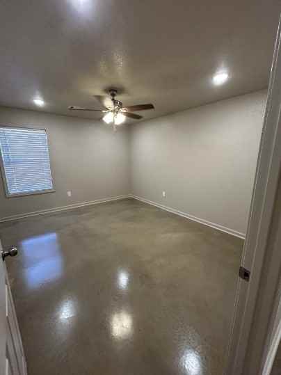 3 Sw Lawrence St #H3 - Photo 7 of 9