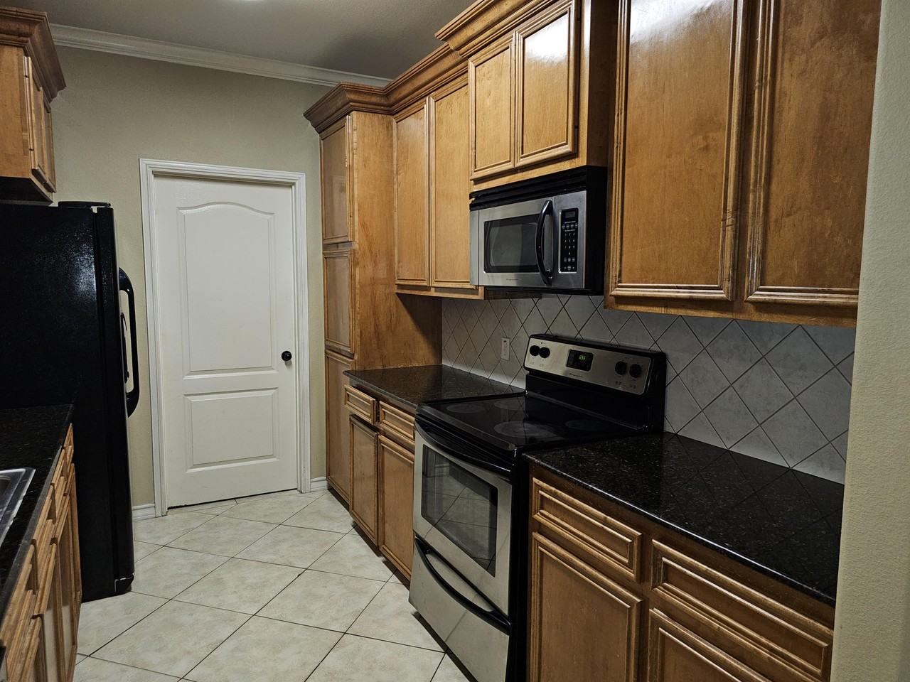 6214 Manresa St #1 - Photo 3 of 35