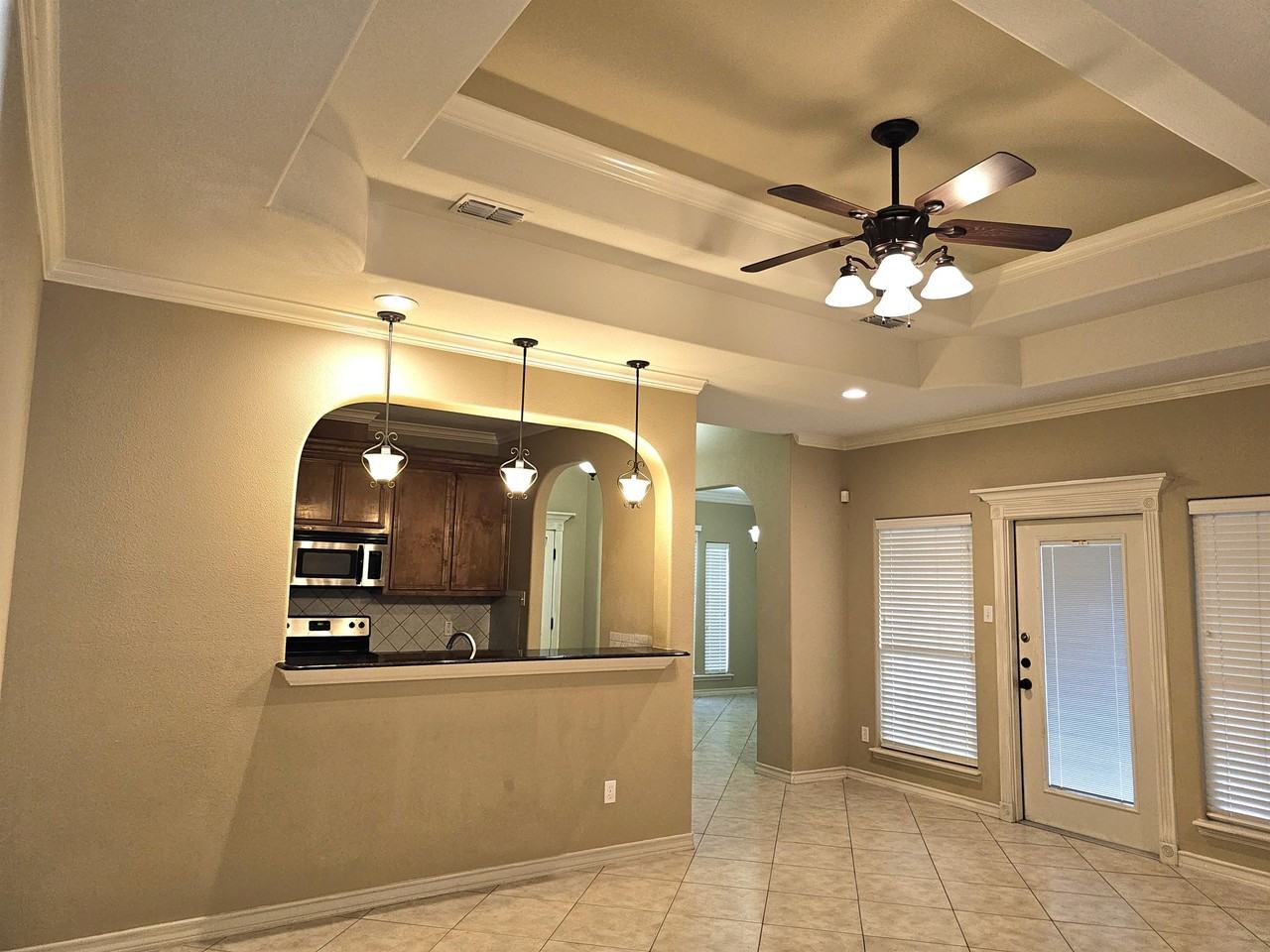 6214 Manresa St #1 - Photo 7 of 35