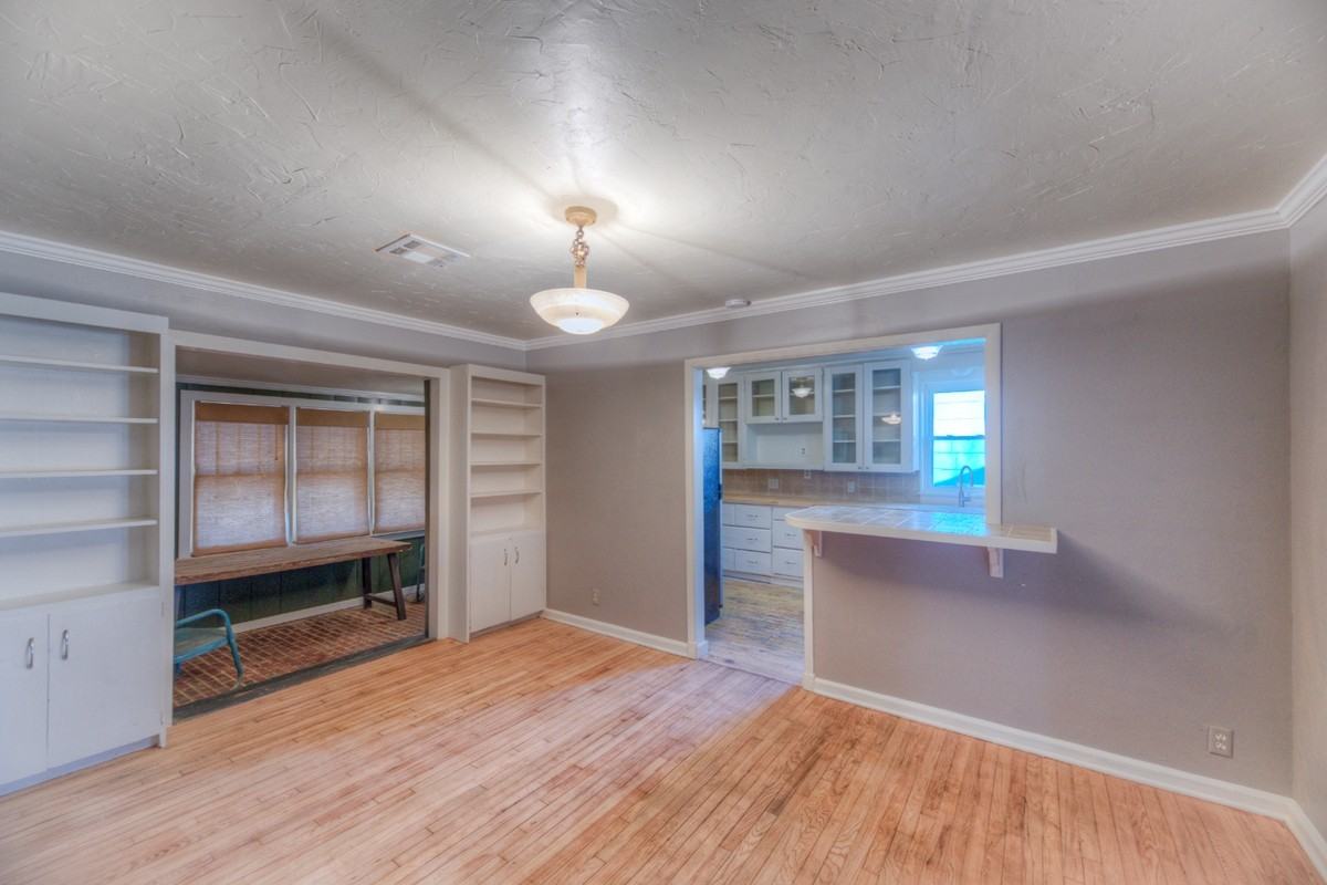 544 S Oswego Ave #1 - Photo 7 of 23