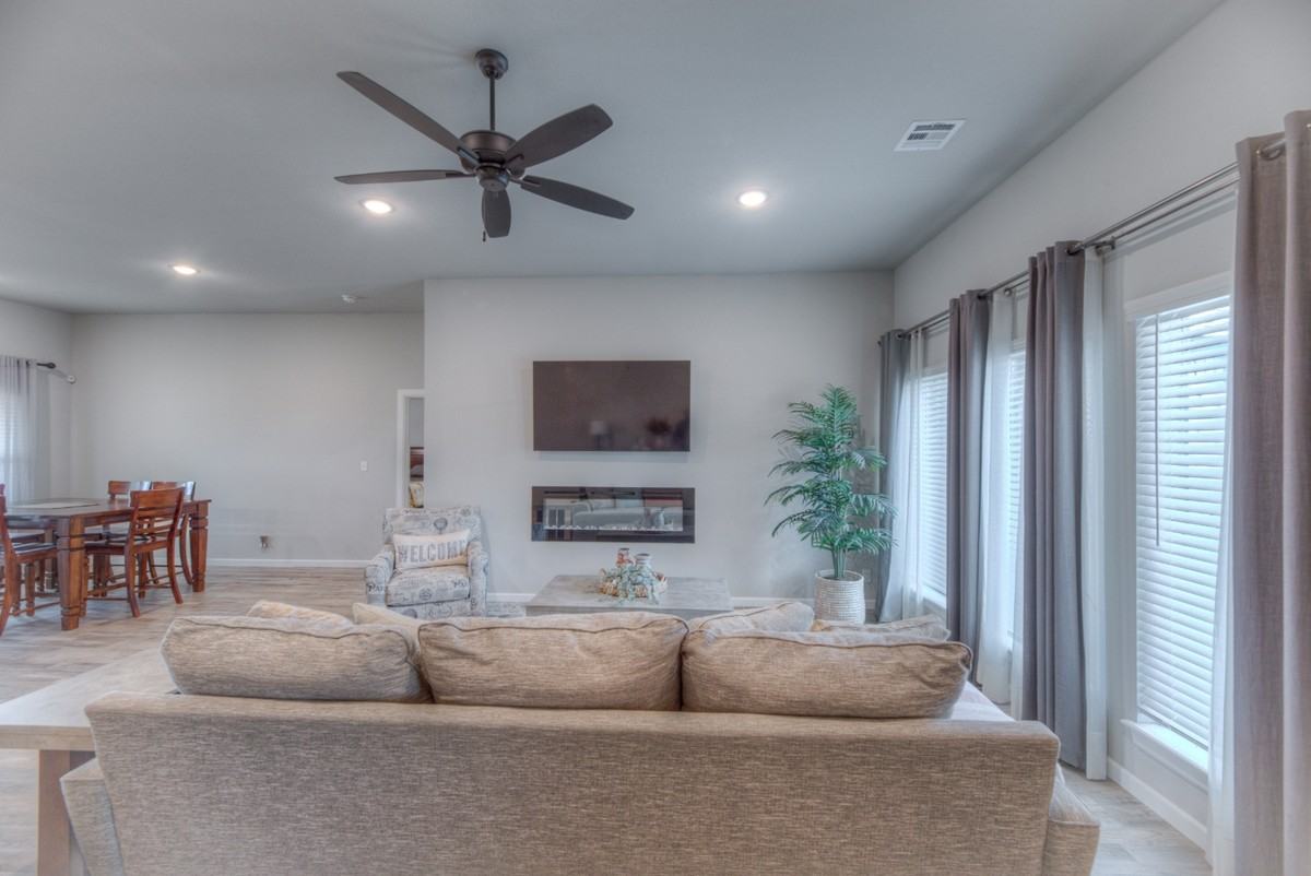 1422 E 149th Pl S #1 - Photo 4 of 24