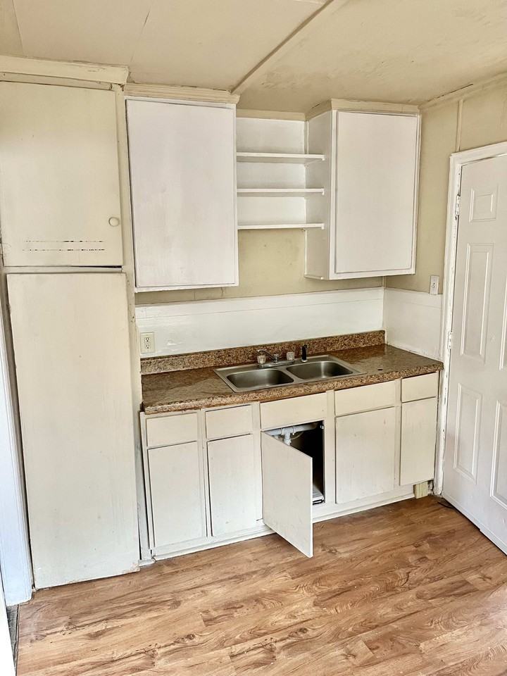 3322 Greenwell St #1 - Photo 4 of 6