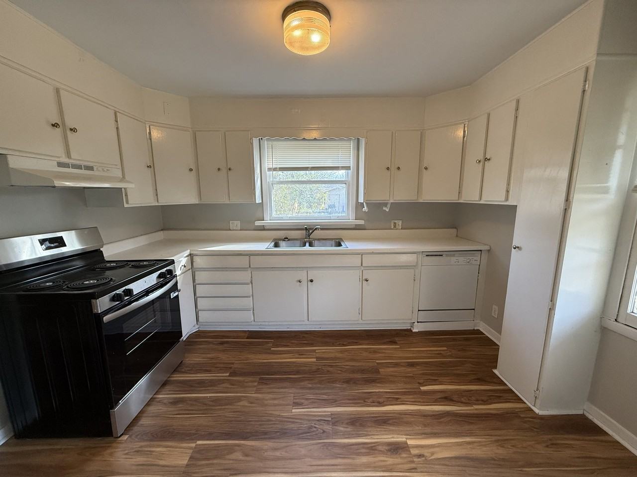 403 Arthur St Nw #1 - Photo 7 of 30